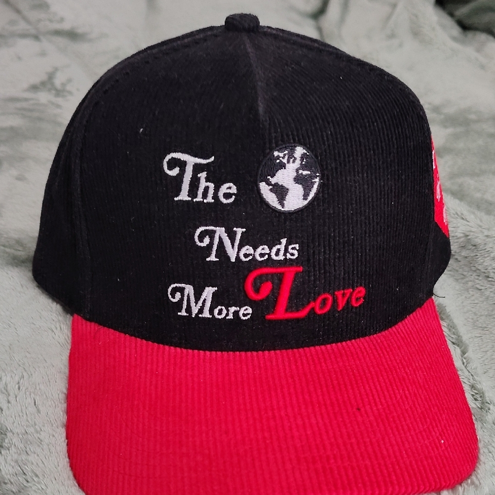 Black and Red Embroidered Globe Cap - Picture 1 of 4